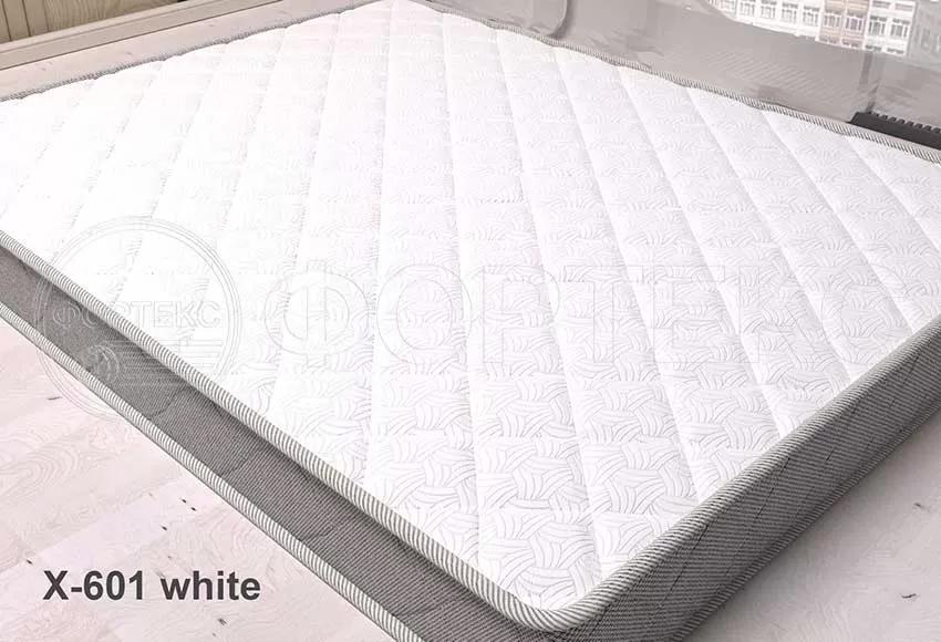 Трикотажное полотно X-601 white на матрасе