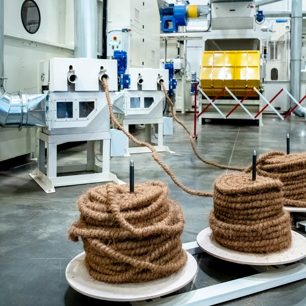 производство кокосовой койры с полиэфиром.jpg