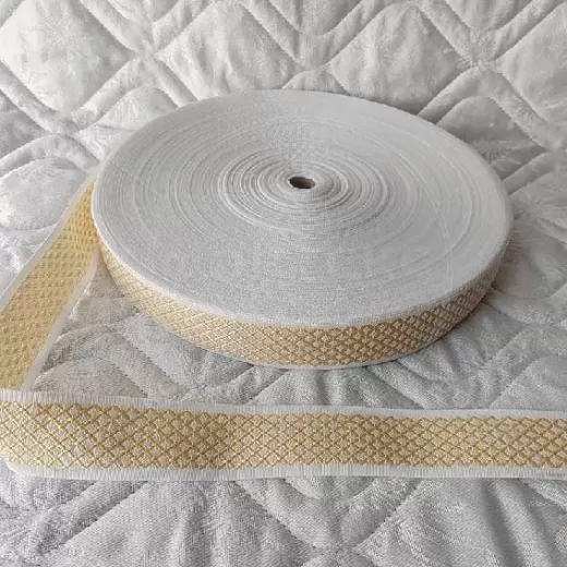 Лента окантовочная цветная AР ромб 6.4 золотая