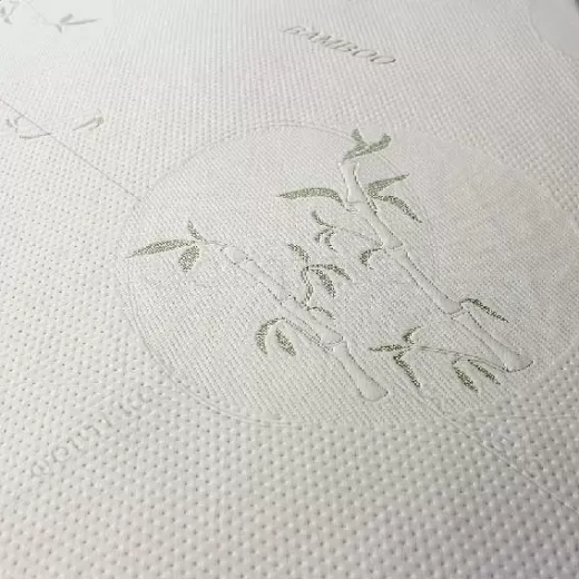 Трикотажное полотно X2007 (BAMBOO) белого цвета с зеленым узором бамбук